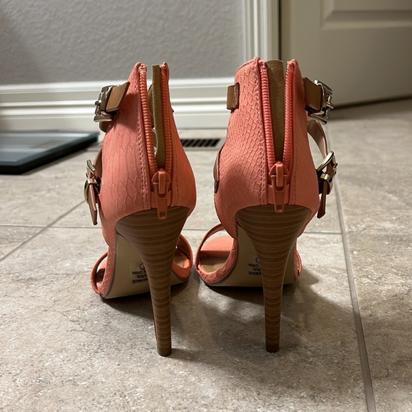 Peach and tan heels - Picture 5 of 5